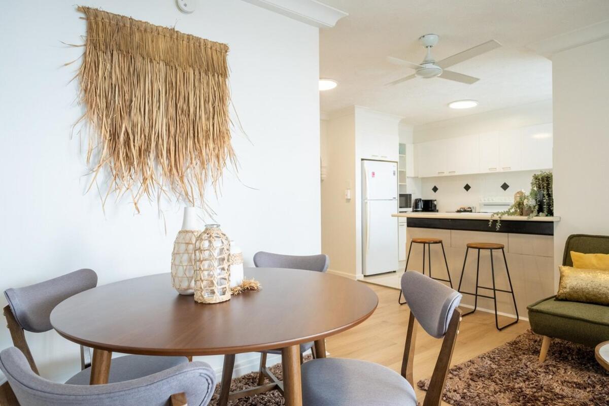 Apartment High Level 1br 1 Min To Gold Coast