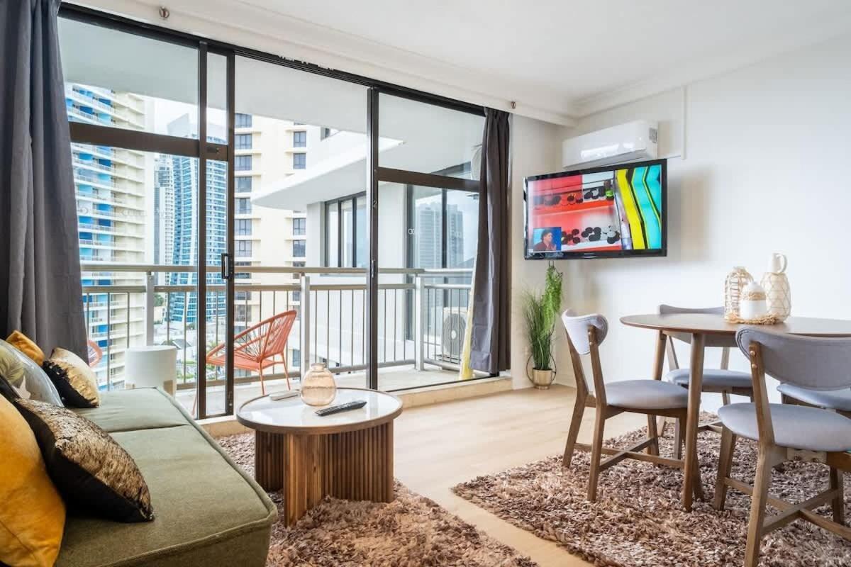 High Level 1br 1 Min To Apartment Gold Coast